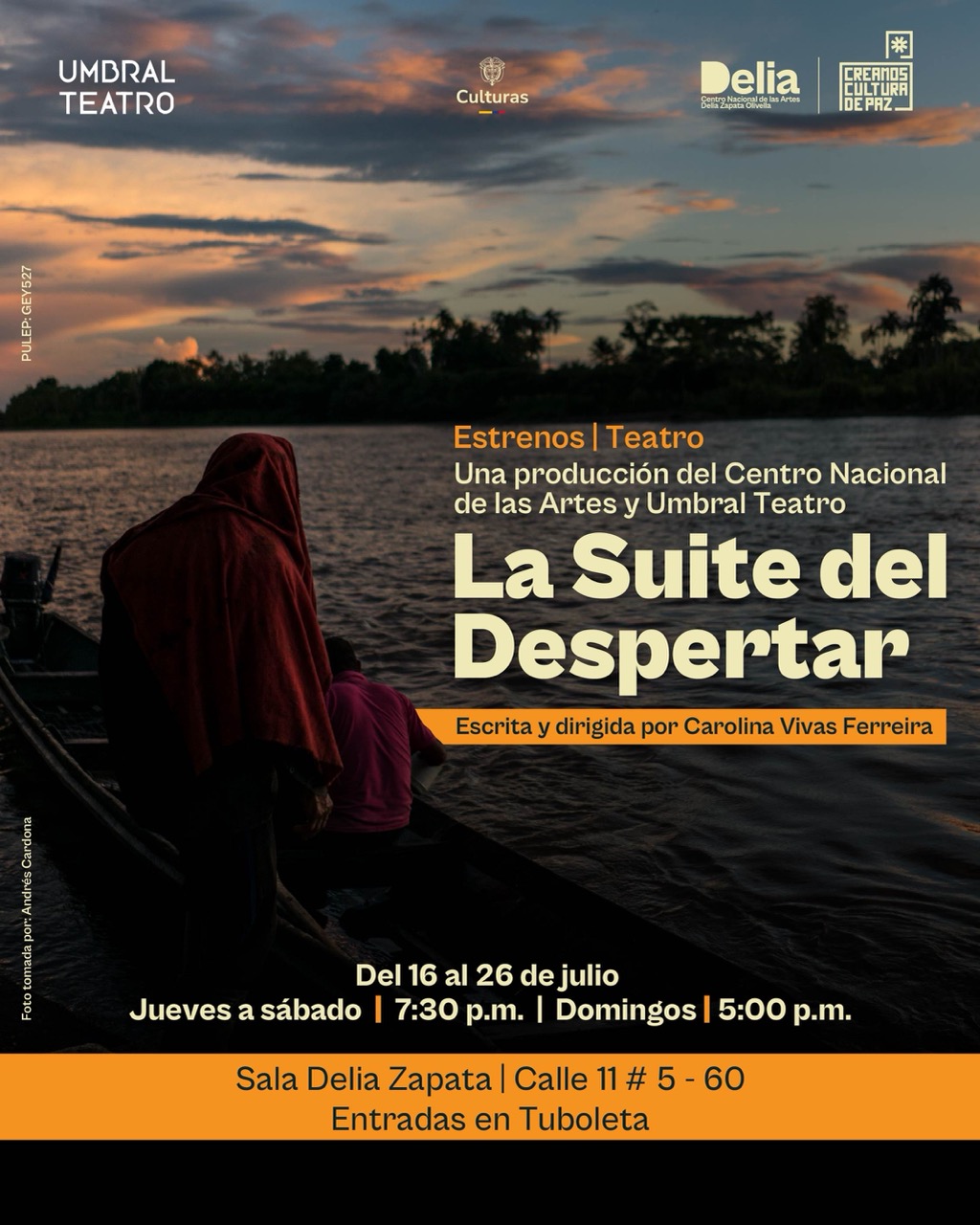 La Suite del Despertar es una creación colectiva de Umbral Teatro, con dirección y dramaturgia de Carolina Vivas Ferreira, en coproducción con el Centro Nacional de las Artes. La obra propone una mirada poética sobre la vida, la dignidad y la posibilidad de reconstruirse, acercándose a la experiencia íntima de seres humanos concretos y poniendo en el centro la resiliencia, la fuerza de las mujeres y la capacidad de una comunidad para levantarse. Su creación se inscribe en el marco de la conmemoración de los diez años del Acuerdo de Paz en Colombia.